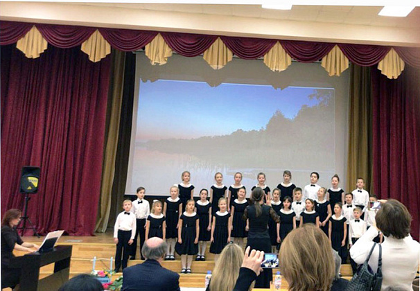 Младший хор "Этюд" (рук.Рощина А.А., конц.Парицкая К.В.) выступил на lV хоровом фестивале "С любовью к России"